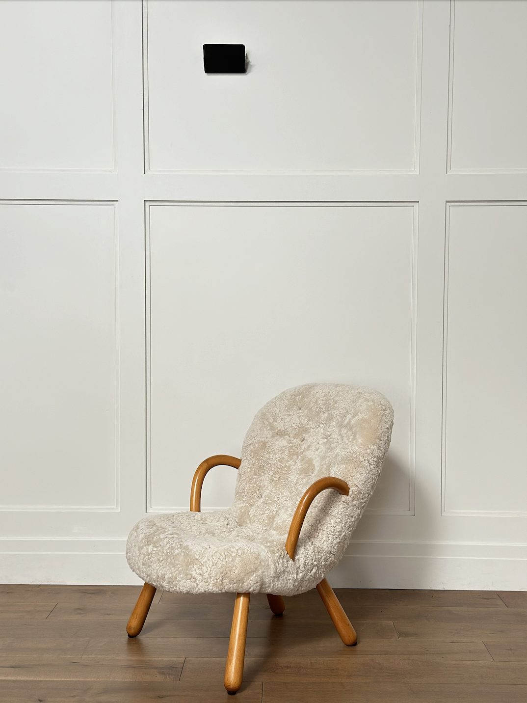 Norwegian Clam Chair by Vik & Blindheim in Beech and Shearling